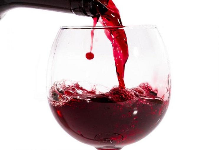 Rượu vang đỏ giúp tăng nồng độ estrogen